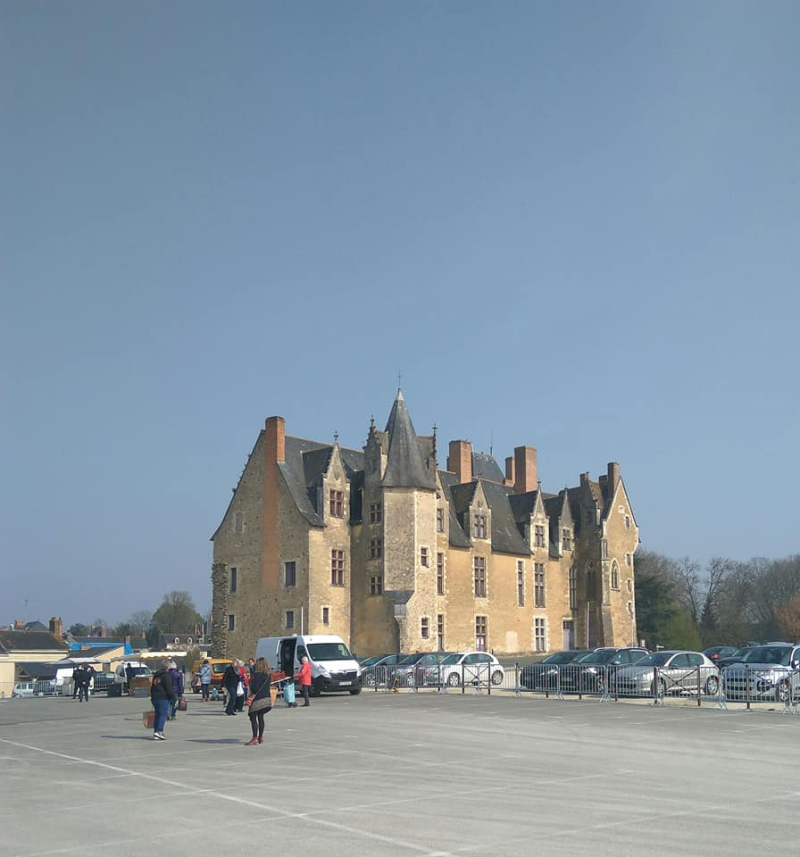 A very fine chateau