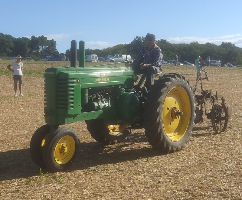 Old tractor weird