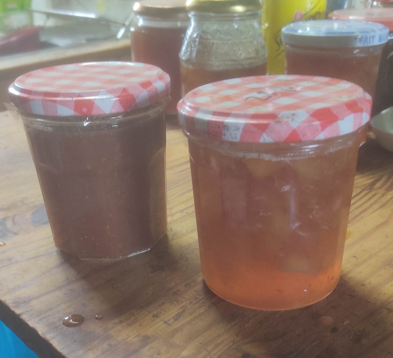 Fig sauce and peach jam