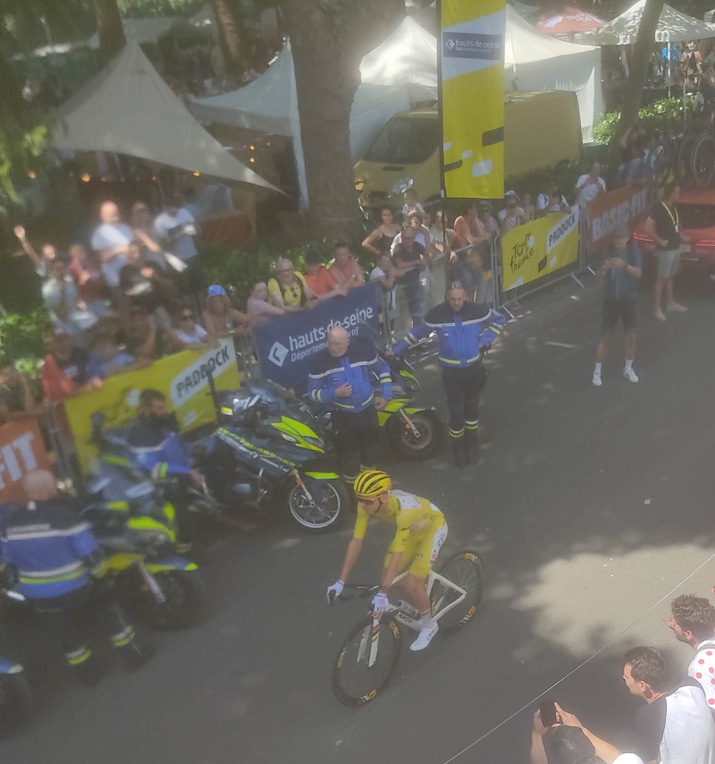 Yellow jersey warm up