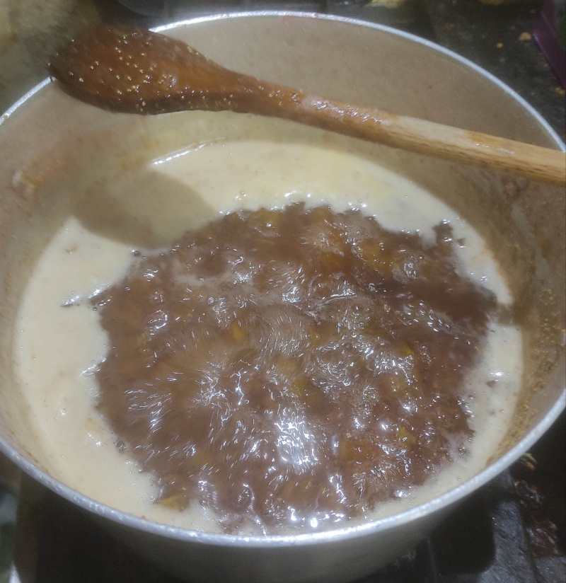 Boiling fig jam